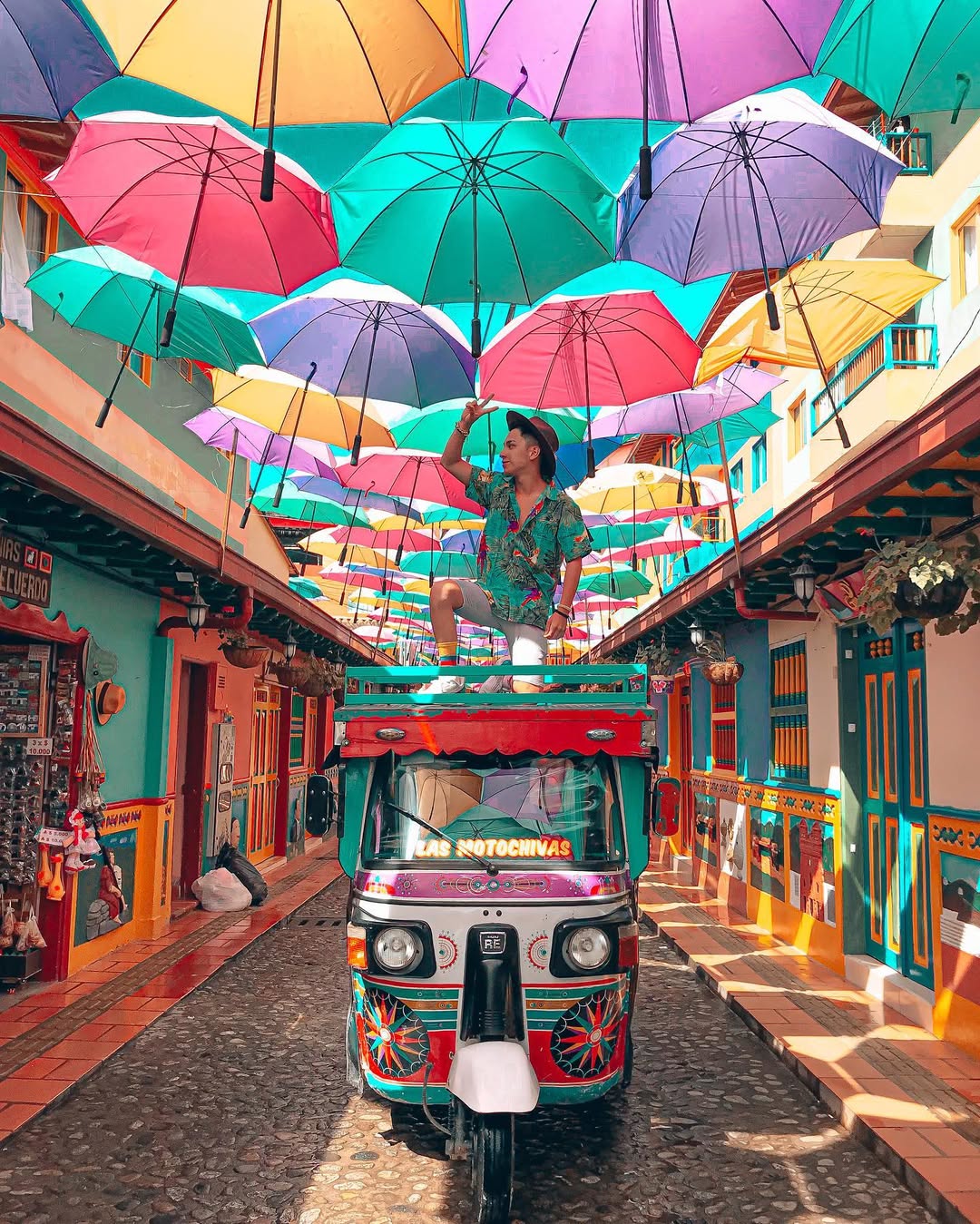 Guatapé — color streets